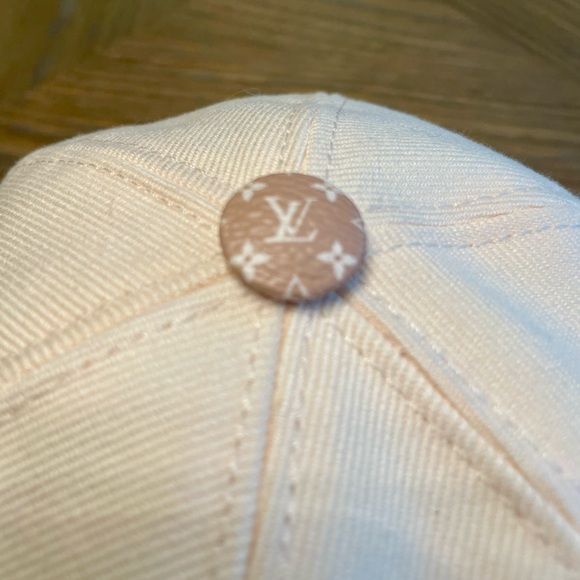 Louis Vuitton LV Day Cap Hat Ecru - New and Authentic - Picture 9 of 16